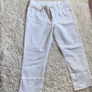 Levi White Jean Capris size 29